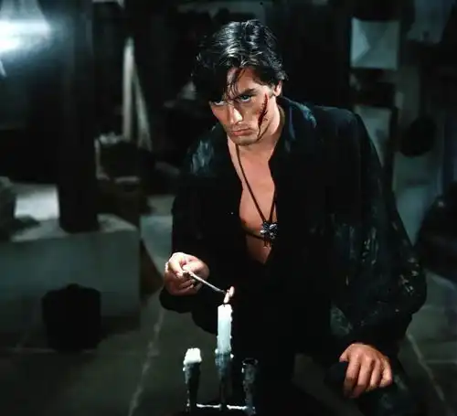 阿兰德龙去世,英俊风流一生,曾向中国女星求婚,说死后不验dna
