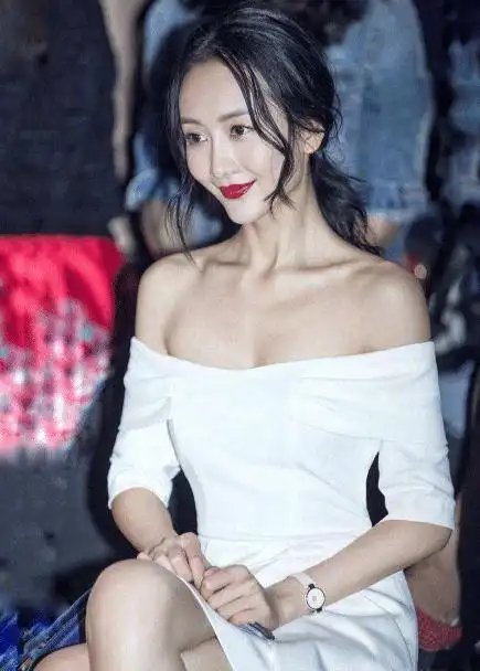 37岁王鸥,戏好人美,性感优雅,女人味十足汪曼春角色魅力
