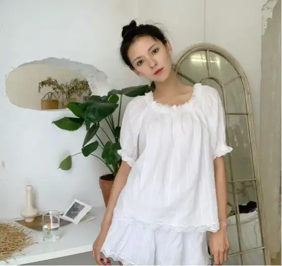 有一种慵懒叫张予曦的睡衣,款式基础简单,也能穿出时髦范
