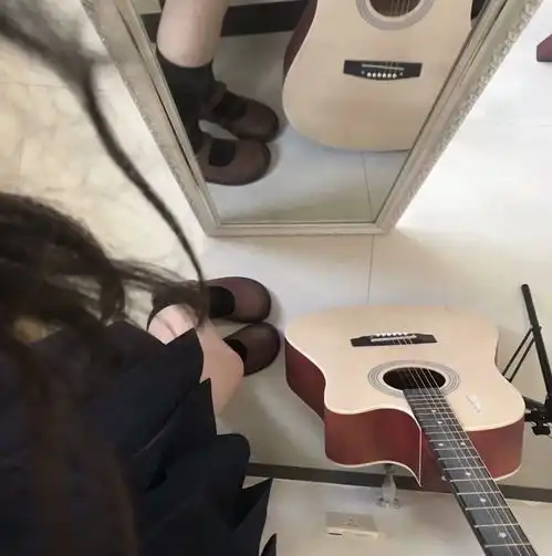 ins甜丧冷淡风女生头像18
