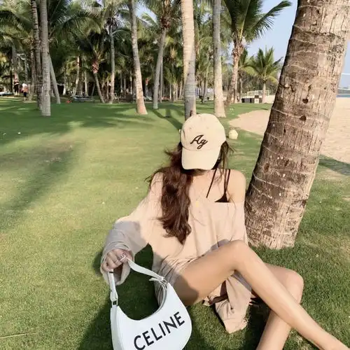 气质不露脸丨你们会爱的女生头像
