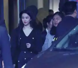 刘亦菲经历了什么,不到一个月瘦成了这样
