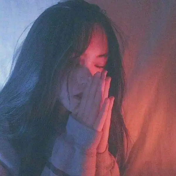 你一定要嫁给爱情而不是利益
