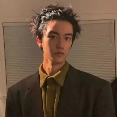 颓废男头像,一个人的悲伤只有自己承受
