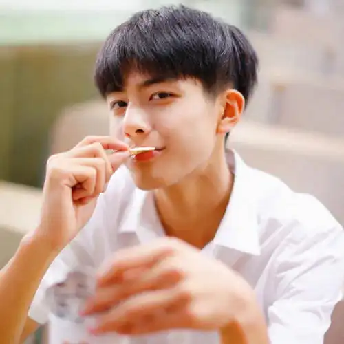 贵阳痘博士18岁帅气小伙护肤,这才是长斑原因,很多人都不知道
