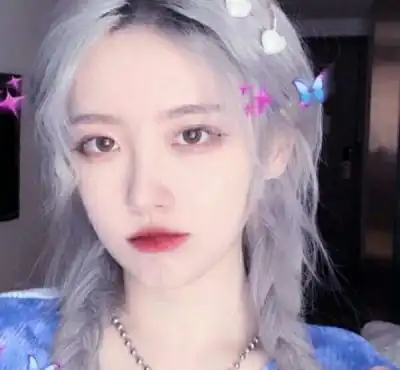 初中班里,女孩子自认为呆萌的3行为,男生看了只想呕吐
