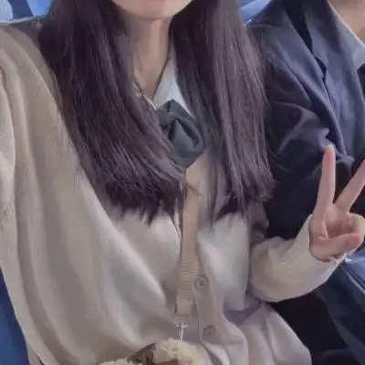 甜爆了的情侣头像
