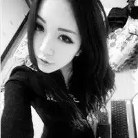 压抑情绪的黑色头像我脑子里面不断的删除你的记忆
