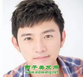 90后男生阳光帅气发型看看哪款更有型
