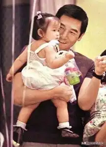 费云帆方中信戏里戏外都是好男人,娶了历届来最丑港姐

