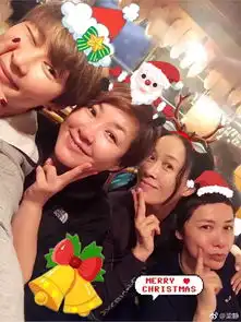 娱乐圈并不只有塑料姐妹花那英蒋雯丽等多年一起过节
