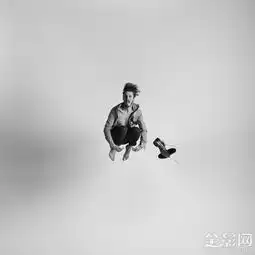 充满张力摆脱引力随心所欲的漂浮
