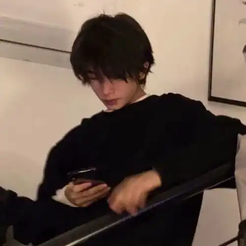 男生头像套图愿我一生欢喜,不为世俗所及
