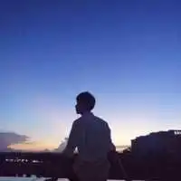 带风光的唯美恋人头像
