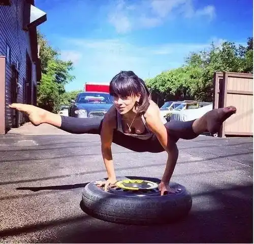 敬穆瑜伽夏季练习注意事项
