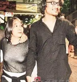 震惊娱乐圈帅男配丑女家居照一看吓一跳
