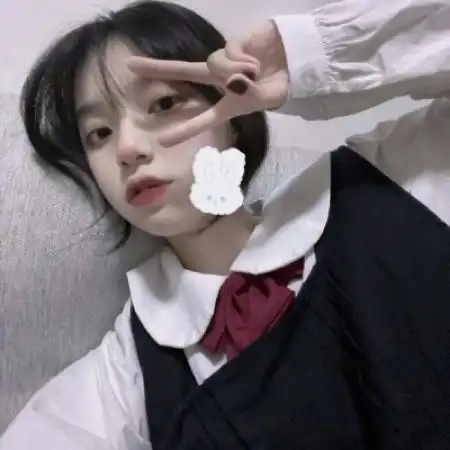 好看头像真人女生化妆后的标准美女
