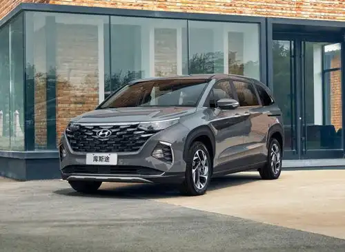 现代库斯途车长近5米,低配只要16.98万的合资mpv,选它值吗
