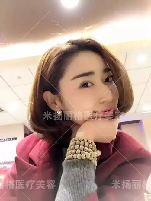 00后的洛丽塔,中年男人眼里最爱的少女类型
