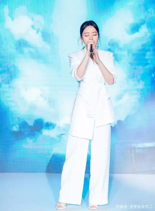 虽然现在她已经39岁了,但是看起来还像二十多岁的人一样
