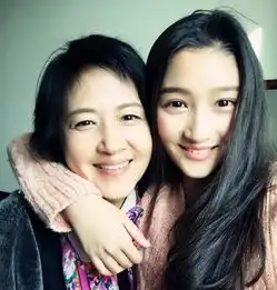 关晓彤妈妈自曝教育心得鼓励为主从不动手打
