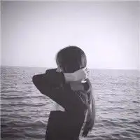 女生黑白头像简单大气伤感我存在这黑白时代
