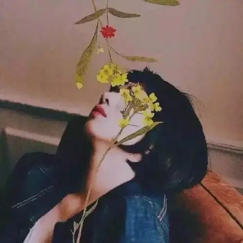 无水印短发女生头像点赞的都是小仙女
