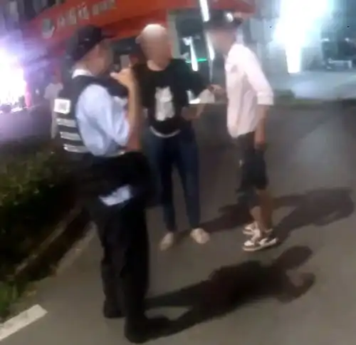 男子打110举报朋友网友好兄弟就该这么做
