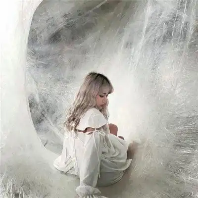 2023一左一右个性情侣头像
