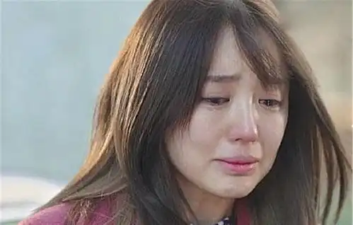 二婚嫁给丈夫,他却总是半夜才回家,听见儿子一句话,我泪如雨下

