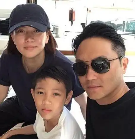 张智霖做此事不带袁咏仪粉丝张给袁的比这多喷祖宋祖德过分
