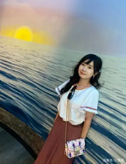 江宏杰为女儿庆生,与福原爱离婚后更宠女儿,爱拉酱身边摆满玩具
