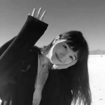 阿宝色女生头像黑白,每个人都要好自珍惜

