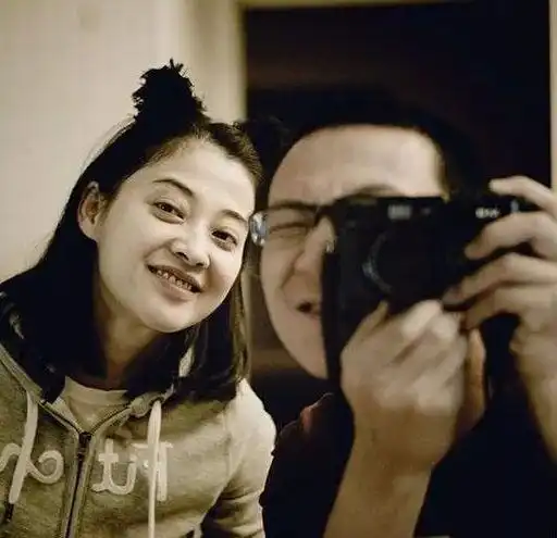 中年离婚又曾绯闻缠身,如今46岁的她是怎么从保姆活成公主的
