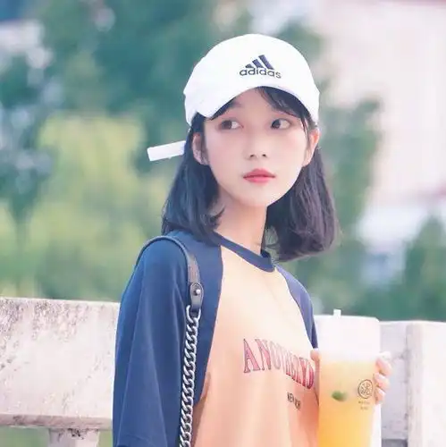 求大佬告诉我这个小姐姐是谁
