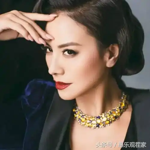 被家暴还被出轨,三婚姐弟恋相差13岁,如今51岁依旧风情万种
