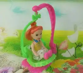 巴比娃娃配件小凯莉专用秋千小女孩生日礼物儿童宝宝过家家益智
