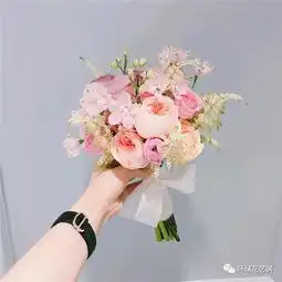 插花艺术看一眼便会沦陷的手捧花
