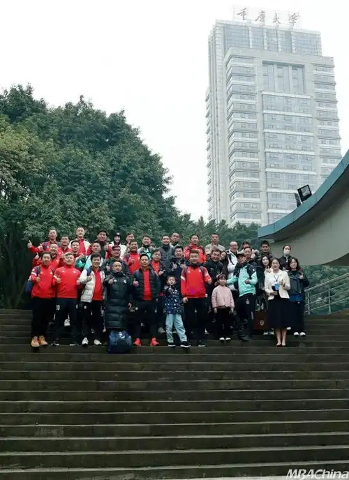 北京大学光华管理学院emba足球队与重庆大学mbaemba足球联队足球友谊赛顺利举行
