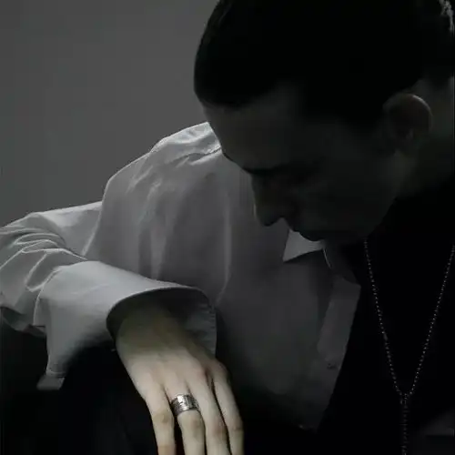 有没有哪位大佬有好看的男生头像
