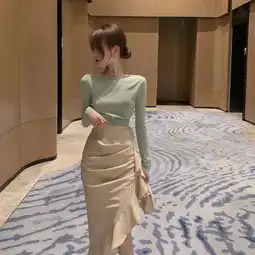绿色羊绒半身裙

