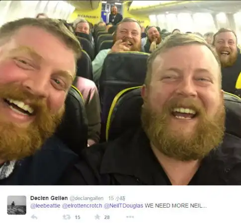 2位胡子大叔无意中3次撞脸,怎么能这么像这么巧
