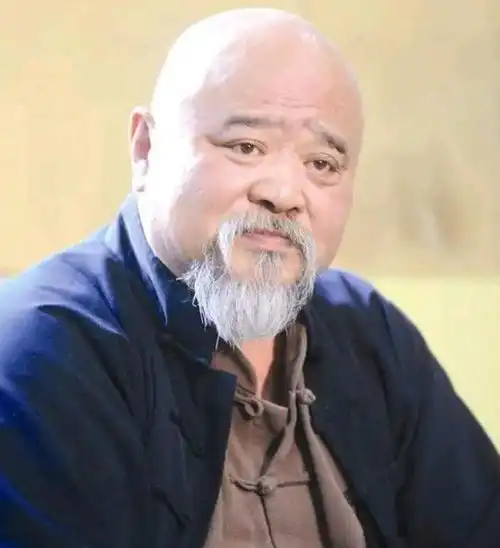 国家一级演员李琦一天2包烟,8两之前不算酒,今65岁患恶疾缠身
