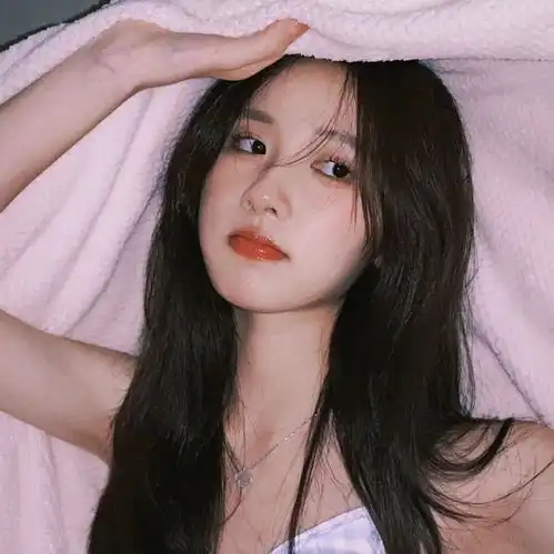 女生头像也许错过才叫年少繁华
