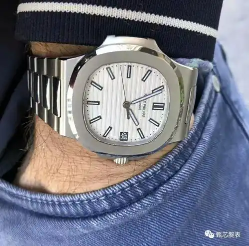 百达翡丽鹦鹉螺适合多大年龄男士年轻人选白盘,中年人选蓝盘
