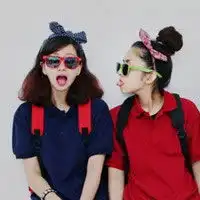 女生靠在男生肩膀上的头像最新姐妹头像n款能不能有一条专属我的说说
