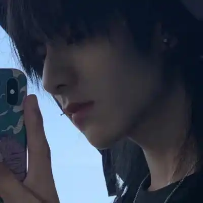 氛围感男生头像侧脸真人优质高级,让你瞬间爱上
