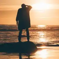 表现出一种落寞的伤感,背影男图片全身图片头像
