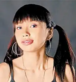 伪娘整容后照片酷似baby每日轻松一刻5月17日午间版
