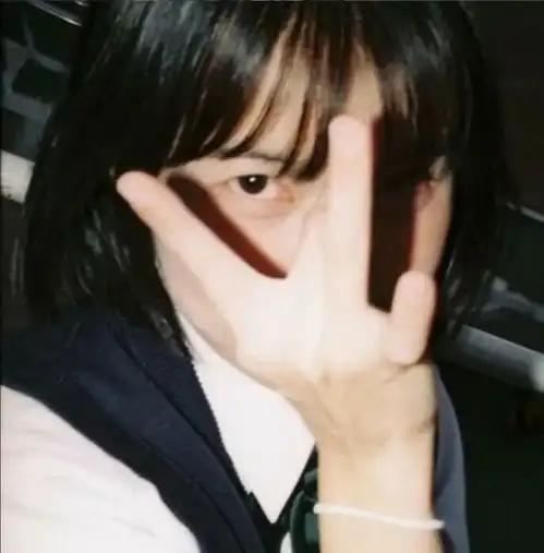 女生头像素颜女孩子头像,你可以帮我拧瓶盖吗

